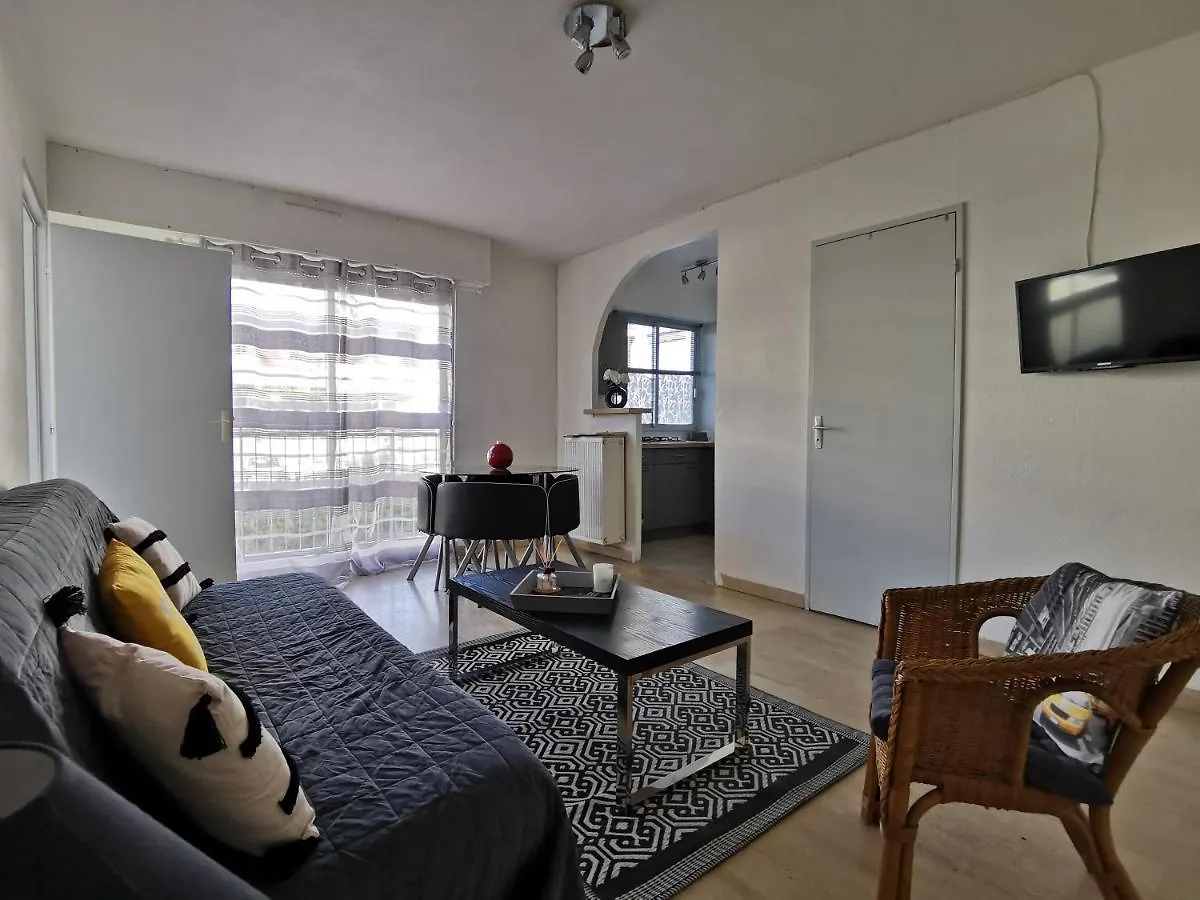 Grand Studio De 33M² A 300M Des Plages Vallauris Lägenhet